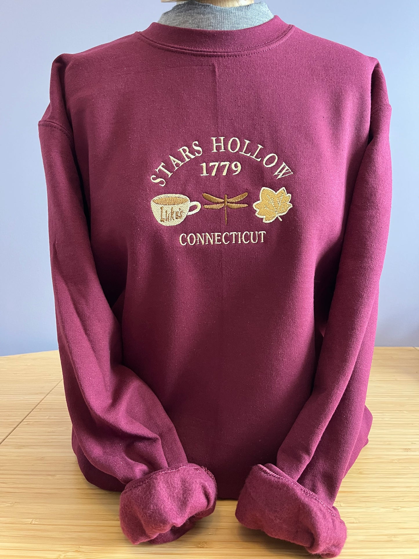 Embroidery Stars Hollow crew
